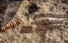 В Луганской области в школе обнаружили тайник с боеприпасами: боевики могли готовить диверсию (фото)