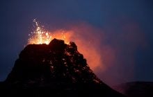Почему одни вулканы взрываются, а другие извергают лаву: ученые удивили своим открытием