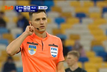 Арбітр не призначив пенальті після влучання м'яча в руку Бєсєдіну