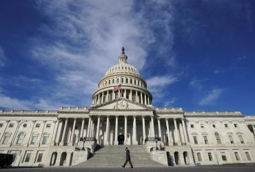 Выборы в США: экс-союзник Трампа влился в президентскую гонку