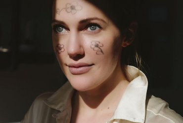 Зірка Величного століття Мер'єм Узерлі порадувала фанатів студійними фото