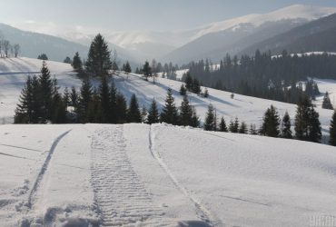 У гори краще не йти: в Карпатах оголосили 3 рiвень небезпечності (карта)
