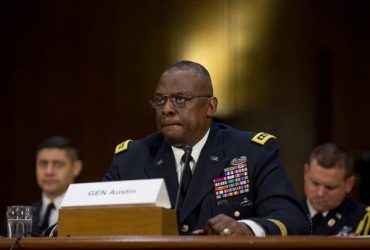 Остін натякнув Шойгу, що США продовжать літати скрізь, де це дозволяє міжнародне право