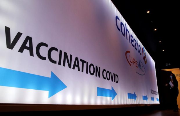 Головуюча в ЄС Португалія допускає, що не затверджені вакцини можуть бути дійсні для COVID-паспортів