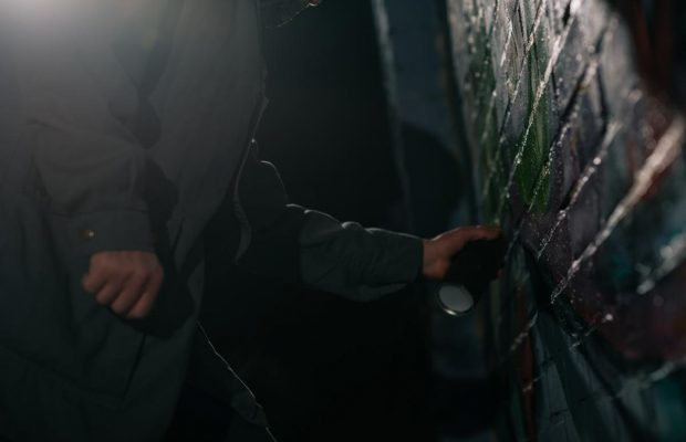 Картину таємничого Бенксі купили та спалили у прямому ефірі, щоб дати їй нове життя (відео)