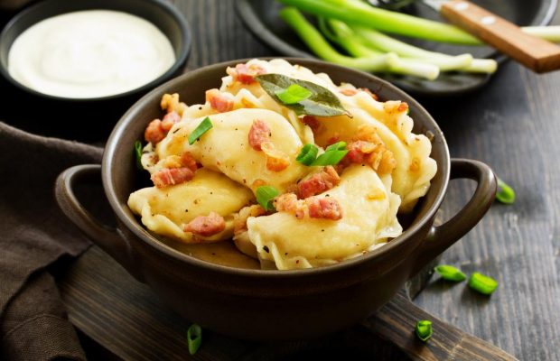 Рыхлые и нежные вареники с картошкой: как приготовить невероятную вкуснятину