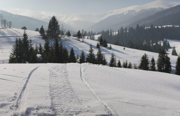 У гори краще не йти: в Карпатах оголосили 3 рiвень небезпечності (карта)