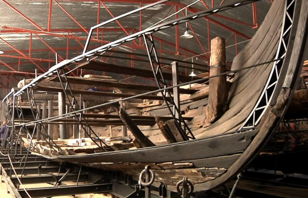 У Зеленського готуються підняти козацькі "Чайки" з дна Дніпра біля Хортиці