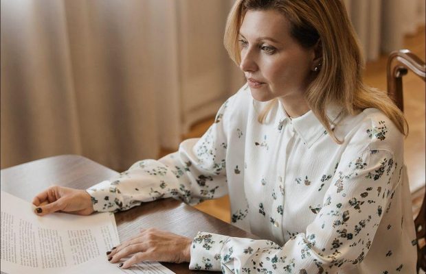Первая леди Зеленская очаровала поклонников стильным нарядом