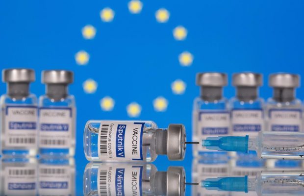 Politico: ЄС не дасть "вакцинний паспорт" для туризму тим, хто прийме Sputnik V