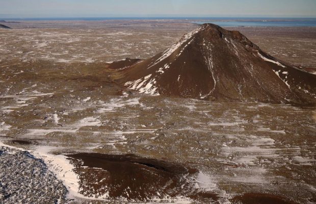 "Стіл повалився набік, почав випадати вміст шаф": в Ісландії готуються до виверження вулкану