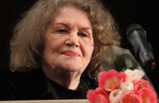 Лучшие стихи Лины Костенко: проникновенная поэзия о любви, Украине и жизни