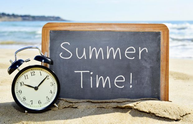 Святкові вихідні у червні 2021: коли та скільки днів відпочинку отримають українці