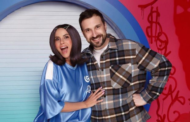 "Поднимаю бокал": Настя Каменских в купальнике раззадорила девушек в Instagram