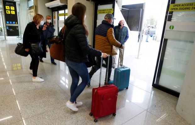 МЗС оголосило поради українцям, які застрягли за кордоном