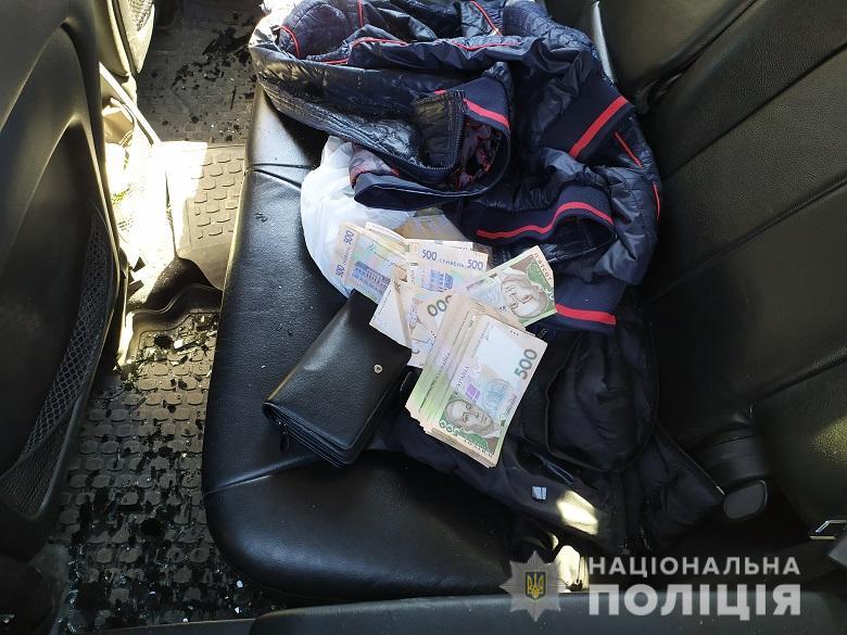 Нападника вдалося затримати / фото Нацполіція Нападника вдалося затримати / фото Нацполіція