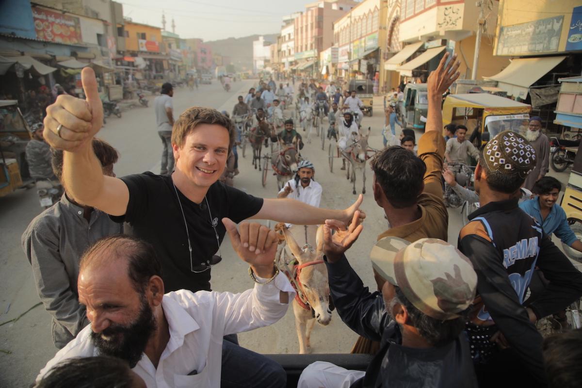Дмитрий Комаров в Пакистане / фото пресс-службы «1+1»