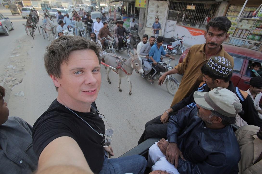 Дмитрий Комаров в Пакистане / фото пресс-службы «1+1»