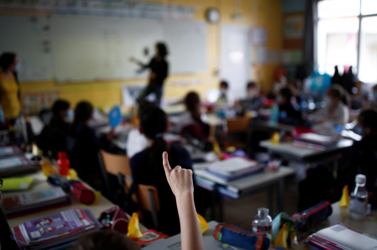 ВОЗ призывает не закрывать школы из-за коронавируса / фото REUTERS