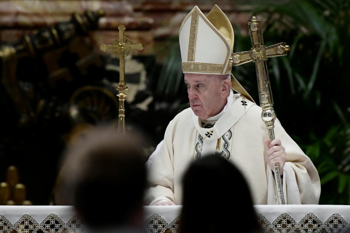 Pope Francis conducts the Regina Coeli prayer on St. Peter's Square on Sunday / REUTERS