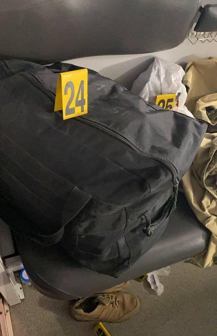 Вказані особи мали дозвіл на носіння зброї \ фото МВС України Вказані особи мали дозвіл на носіння зброї \ фото МВС України