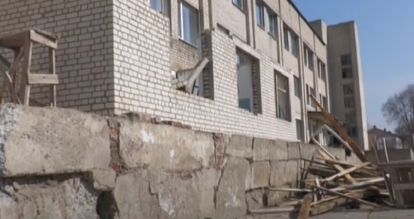 Харківська облдержадміністрація прострочила терміни здачі приймальних відділень у лікарнях (відео) Харківська облдержадміністрація прострочила терміни здачі приймальних відділень у лікарнях (відео)