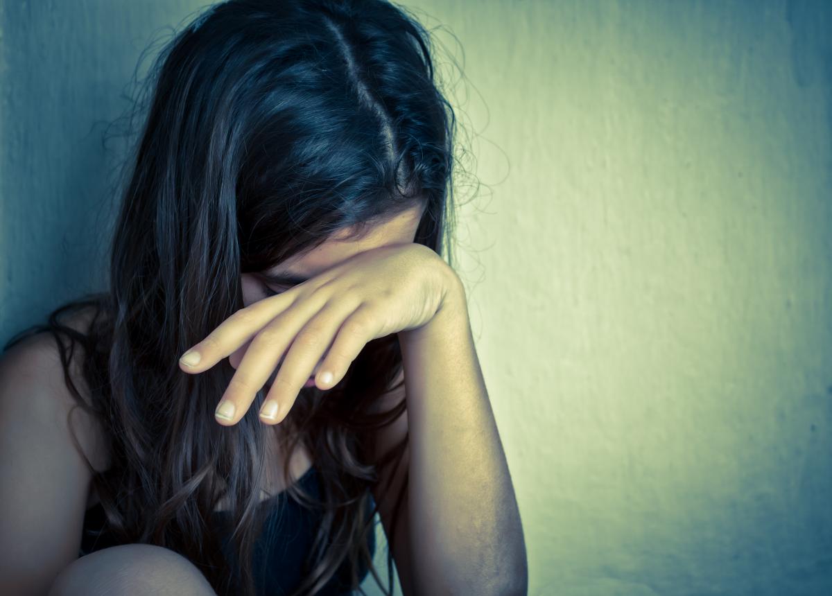 Троє школярів у РФ зґвалтували семикласницю фото ua.depositphotos.com