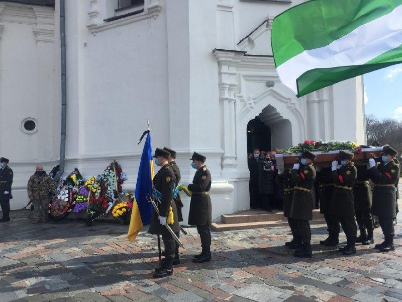 Відспівування загиблого відбулося у Катерининській церкві / фото УНІАН Відспівування загиблого відбулося у Катерининській церкві / фото УНІАН