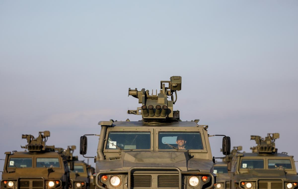Планируется передвижение 100 батальонных тактических групп / Фото: REUTERS