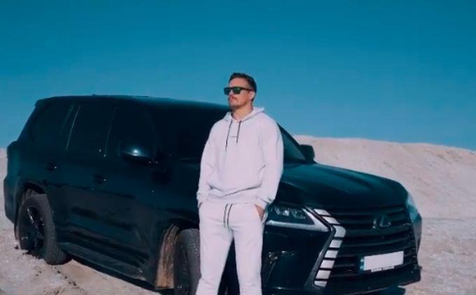 Александр Усик ездит на Lexus / фото instagram.com/usykaa Александр Усик ездит на Lexus / фото instagram.com/usykaa