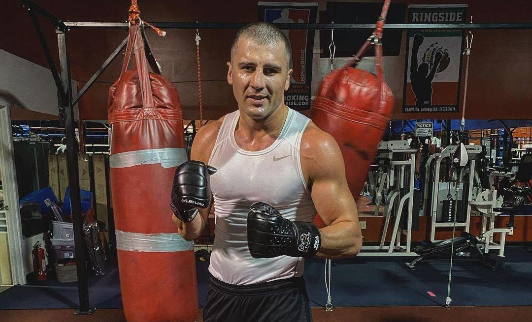 Олександр Гвоздик підтримує форму / фото instagram.com/alex_gvozdyk Олександр Гвоздик підтримує форму / фото instagram.com/alex_gvozdyk