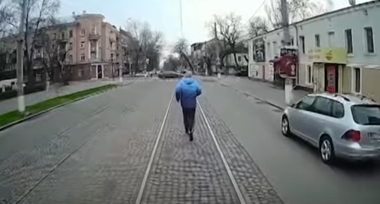 Инцидент попал на видео / Скриншот Инцидент попал на видео / Скриншот