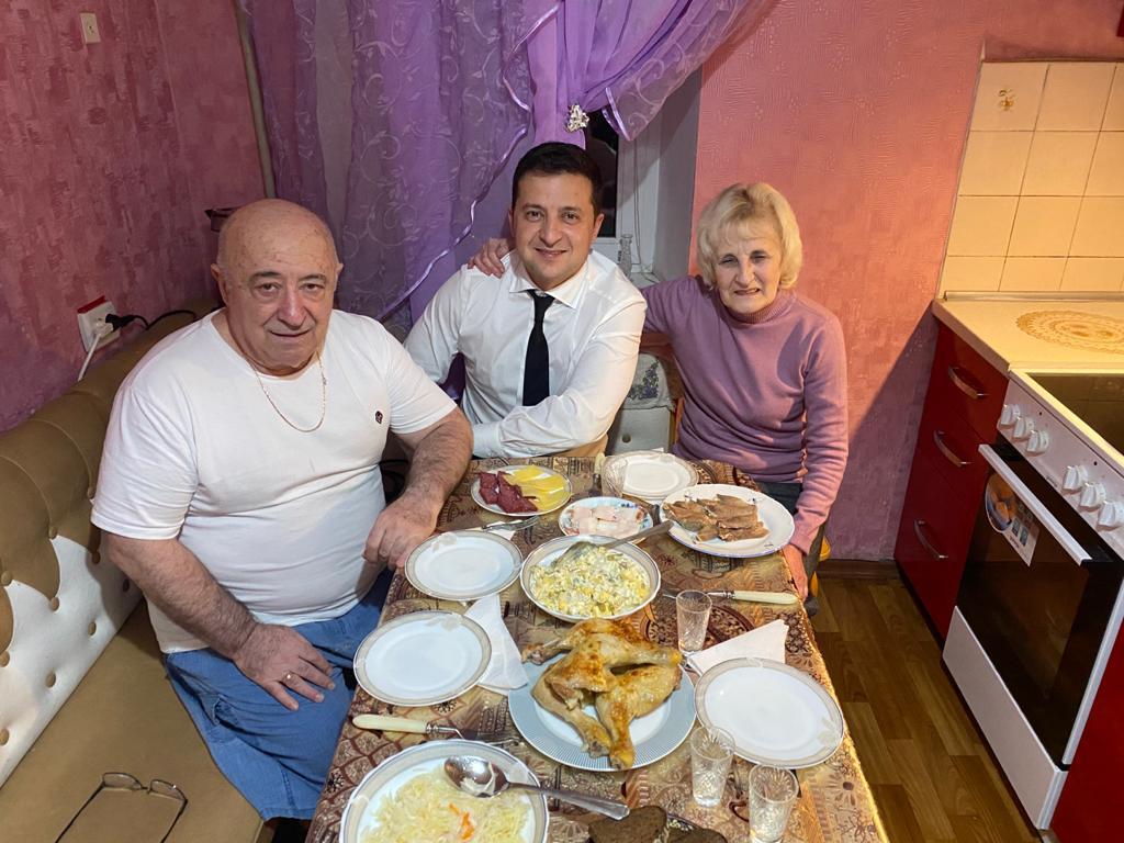 Безробітний криворіжець "замінував" квартиру батьків президента / facebook.com/zelenskiy95 Безробітний криворіжець "замінував" квартиру батьків президента / facebook.com/zelenskiy95