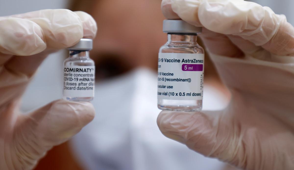 Продление срока хранения вакцины будет способствовать ее развертыванию в ЕС / фото REUTERS