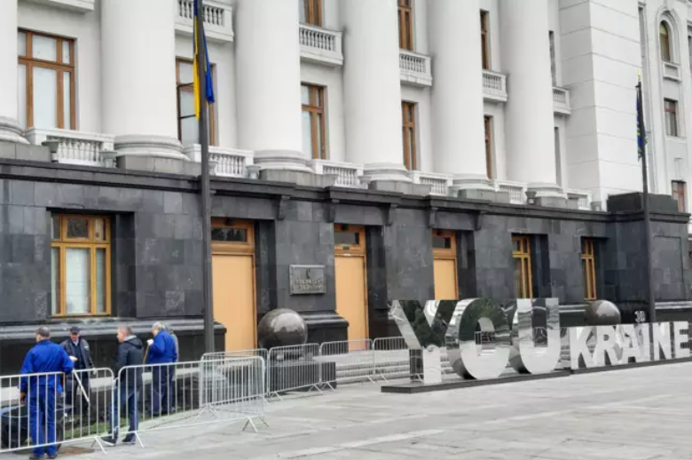 Нинішній вигляд будівлі / фото "Сегодня" Нинішній вигляд будівлі / фото "Сегодня"