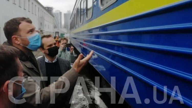 На зустріч прийшли чиновники МІУ і УЗ / Страна На зустріч прийшли чиновники МІУ і УЗ / Страна