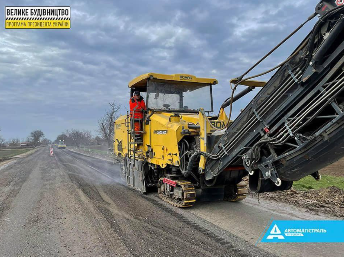 У роботах задіяні 70 працівників та 40 одиниць спецтехніки / фото Велике будівництво У роботах задіяні 70 працівників та 40 одиниць спецтехніки / фото Велике будівництво