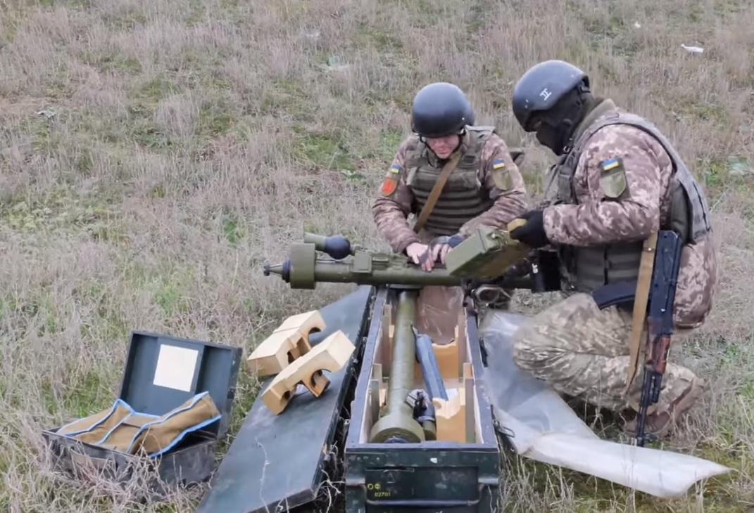 Навчання ЗСУ у Херсонській області – військові відпрацювали умовне знищення ворога: відео / Скріншот Навчання ЗСУ у Херсонській області – військові відпрацювали умовне знищення ворога: відео / Скріншот
