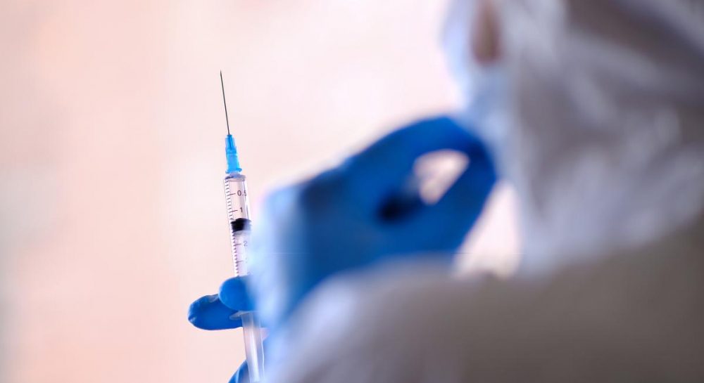В российской поликлинике подделывали сертификаты о вакцинации и сливали вакцину в унитаз - Vimarsana News