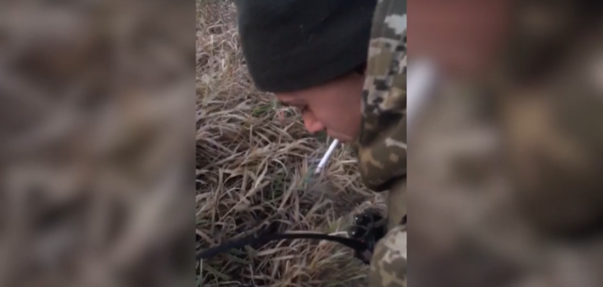 Стало известно, как наказали двух пограничников за издевательства над косулей (видео 18)