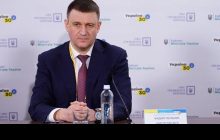 Глава ГФС Мельник может быть причастным к "крышеванию" табачного контрафакта - политолог