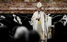 Папа Римский провел Пасхальную мессу (фоторепортаж)