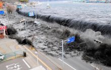 Мертвые микроорганизмы в океане могут вызывать цунами - ученые