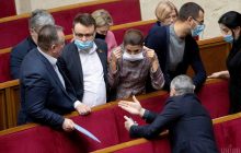 Стефанчук призвал штрафовать депутатов без защитных масок в зале Рады