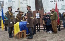 В Черновцах простились с погибшим на Донбассе военным (фото)