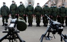 Окупанти посилено вербують мешканців ОРДЛО на тлі стягування військ РФ (фото)