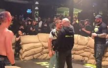 Украинский боксер Беринчик провел дуэль взглядов перед кулачным боем с россиянином (видео)