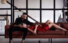 Экс-"холостяк" Макс Михайлюк впервые показал новорожденную дочь