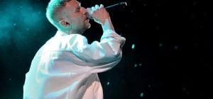 "Щасливий, що 24 лютого був за кордоном": відомий український співак здивував зізнанням