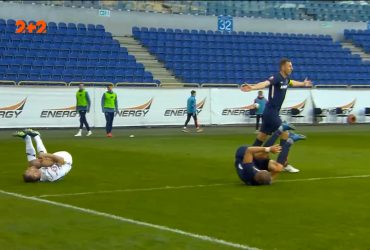 Динамо – Дніпро-1 - 1:0. Караваєв отримав першу жовту картку за фол проти суперника